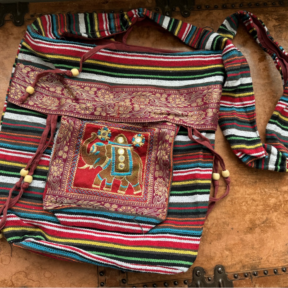 Colorful woven cloth shoulder purse